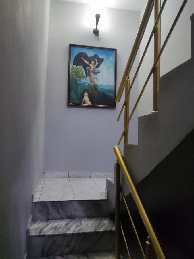 Dafina Hotel Tirana Exterior photo